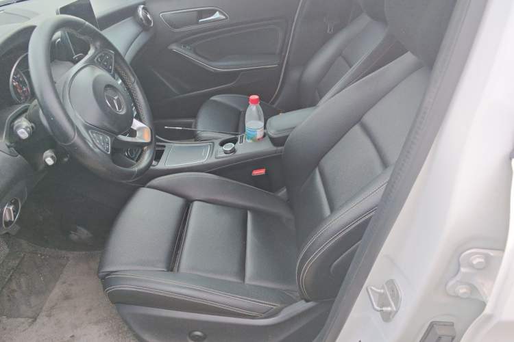 Used Mercedes-Benz GLA 2017 GLA 200 Fashion Model Left Front Seat