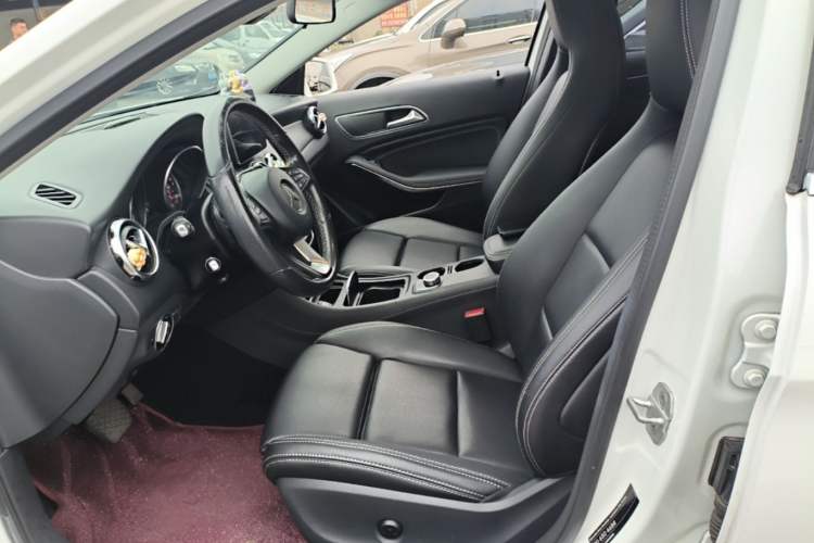 Used Mercedes-Benz GLA 2017 GLA 200 Sport Edition Left Front Seat