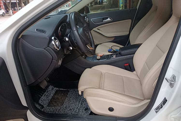 Used Mercedes-Benz GLA 2017 GLA 200 Fashion Model Left Front Seat