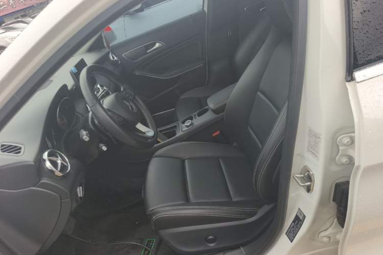 Used Mercedes-Benz GLA 2017 GLA 200 Sport Edition Left Front Seat