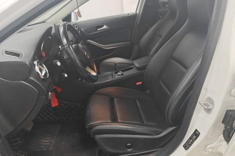 Used Mercedes-Benz GLA 2017 GLA 200 Sport Edition Left Front Seat