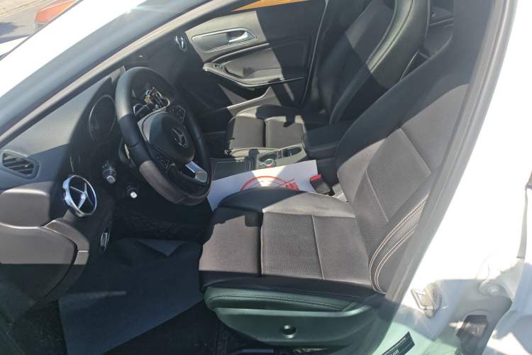 Used Mercedes-Benz GLA 2017 GLA 200 Sport Edition Left Front Seat