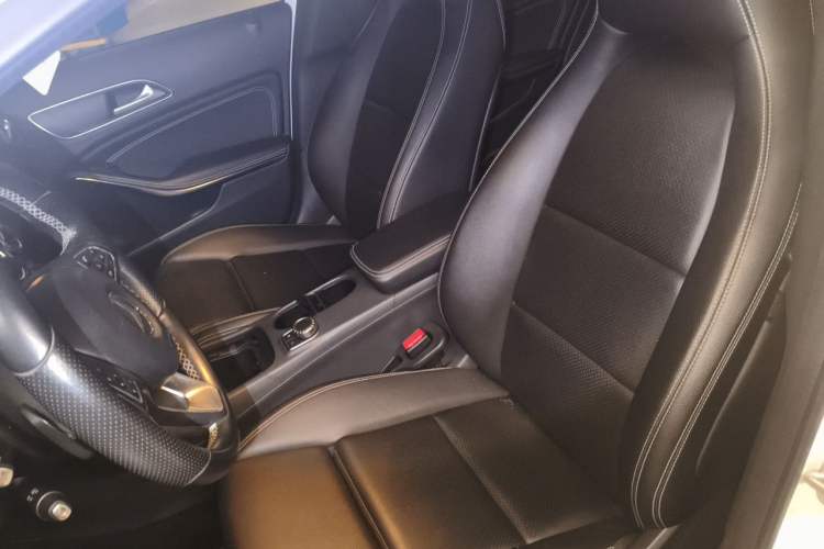 Used Mercedes-Benz GLA 2017 GLA 200 Fashion Model Left Front Seat