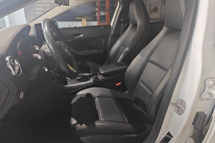 Used Mercedes-Benz GLA 2017 GLA 200 Fashion Model Left Front Seat