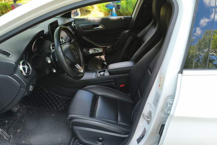 Used Mercedes-Benz GLA 2017 GLA 200 Sport Edition Left Front Seat