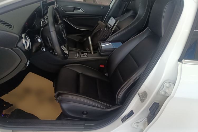 Used Mercedes-Benz GLA 2017 GLA 200 Sport Edition Left Front Seat