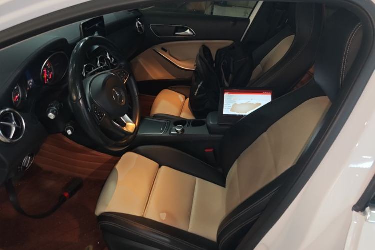 Used Mercedes-Benz GLA 2017 GLA 220 4MATIC Fashion Model Left Front Seat
