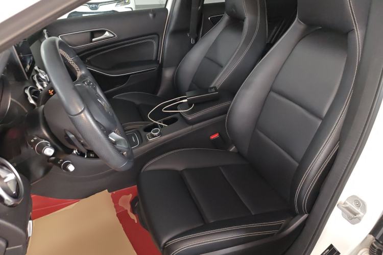Used Mercedes-Benz GLA 2017 GLA 220 4MATIC Fashion Model Left Front Seat