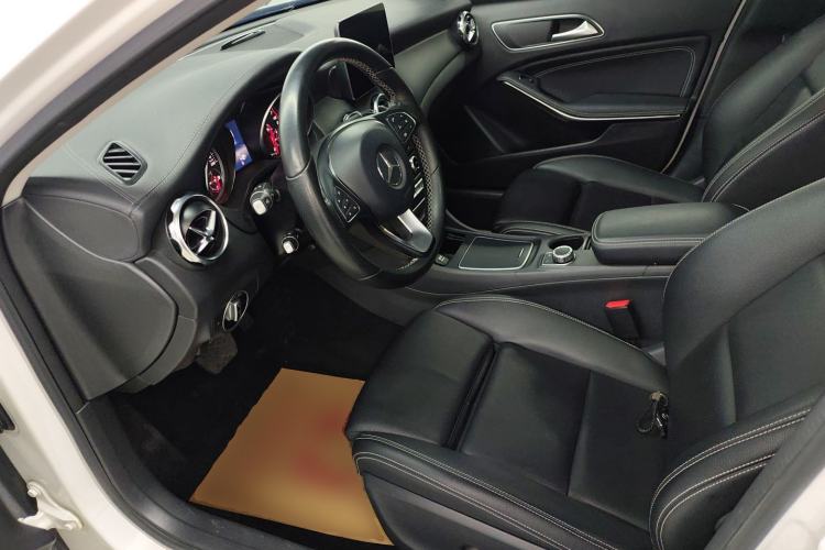 Used Mercedes-Benz GLA 2017 GLA 200 Fashion Model Left Front Seat