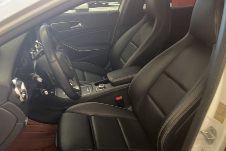 Used Mercedes-Benz GLA 2017 GLA 200 Fashion Model Left Front Seat