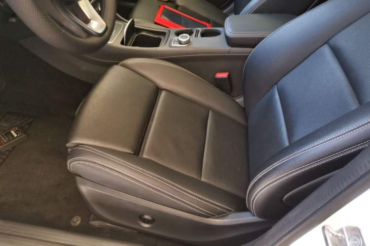 Used Mercedes-Benz GLA 2017 GLA 200 Fashion Model Left Front Seat