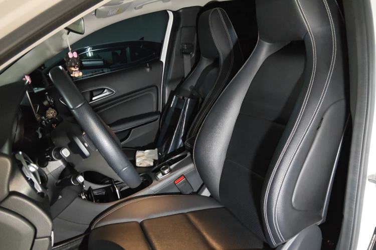 Used Mercedes-Benz GLA 2017 GLA 200 Sport Edition Left Front Seat