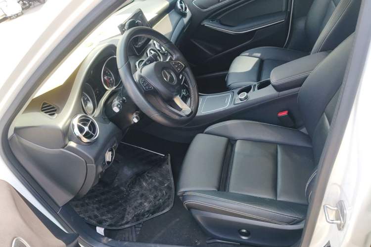 Used Mercedes-Benz GLA 2017 GLA 200 Sport Edition Left Front Seat
