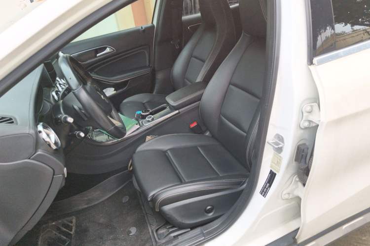 Used Mercedes-Benz GLA 2017 GLA 200 Fashion Model Left Front Seat