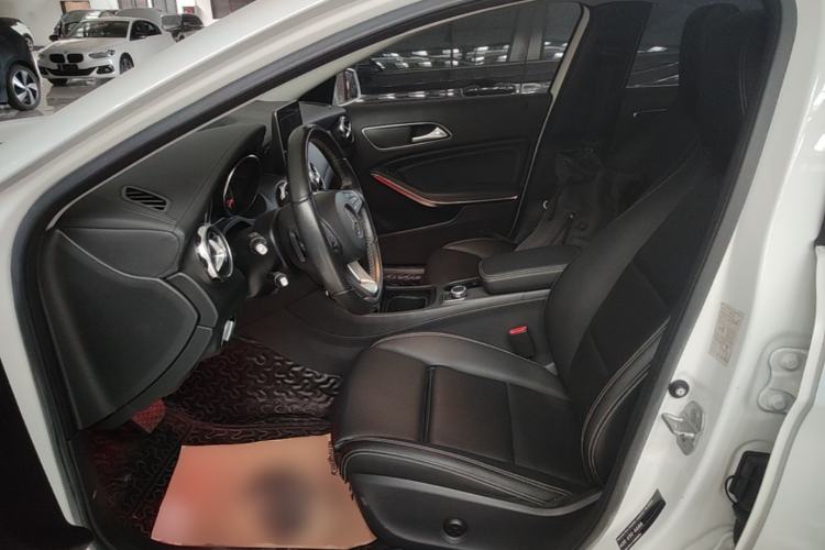 Used Mercedes-Benz GLA 2017 GLA 200 Fashion Model Left Front Seat