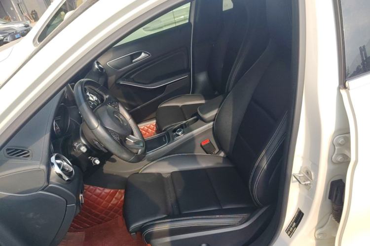 Used Mercedes-Benz GLA 2017 GLA 200 Fashion Model Left Front Seat