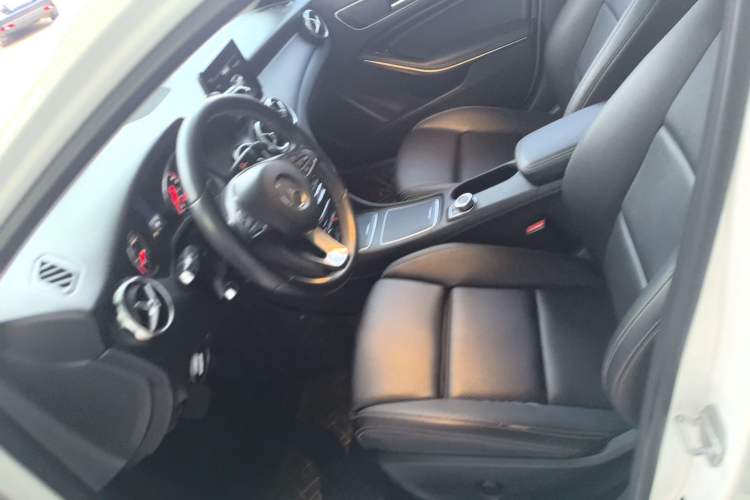 Used Mercedes-Benz GLA 2017 GLA 200 Sport Edition Left Front Seat