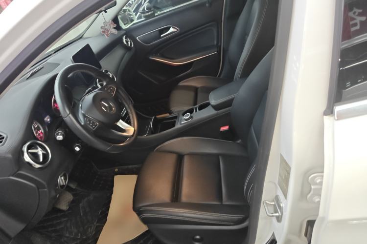 Used Mercedes-Benz GLA 2017 GLA 200 Fashion Model Left Front Seat