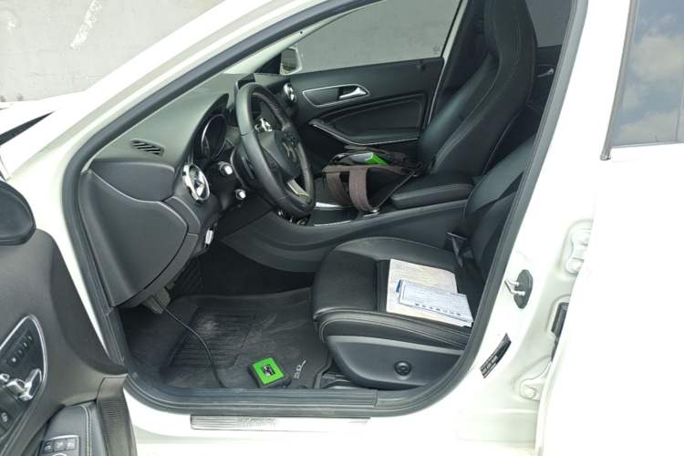 Used Mercedes-Benz GLA 2017 GLA 200 Sport Edition Left Front Seat