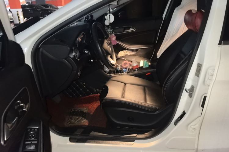 Used Mercedes-Benz GLA 2017 GLA 200 Fashion Model Left Front Seat