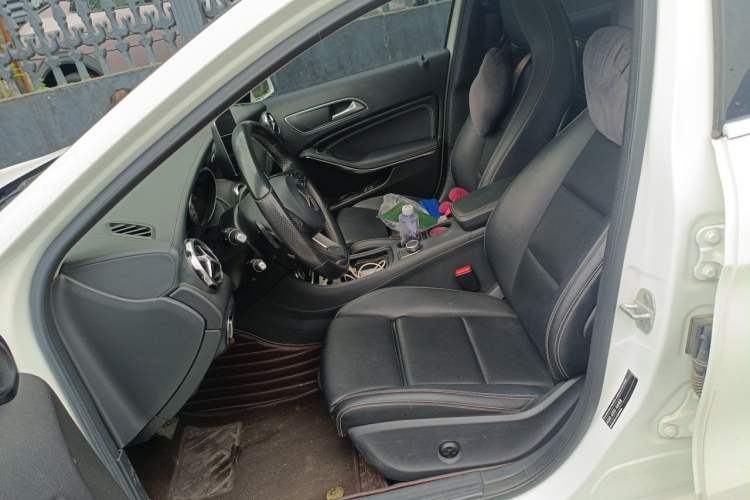 Used Mercedes-Benz GLA 2017 GLA 200 Fashion Model Left Front Seat