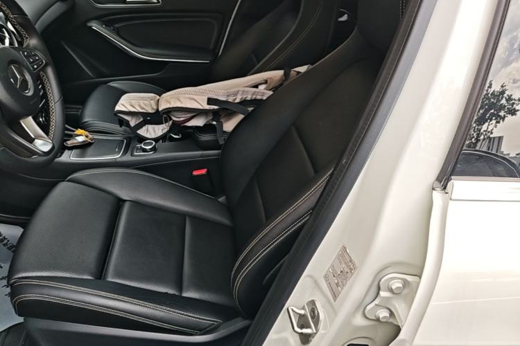 Used Mercedes-Benz GLA 2017 GLA 200 Sport Edition Left Front Seat