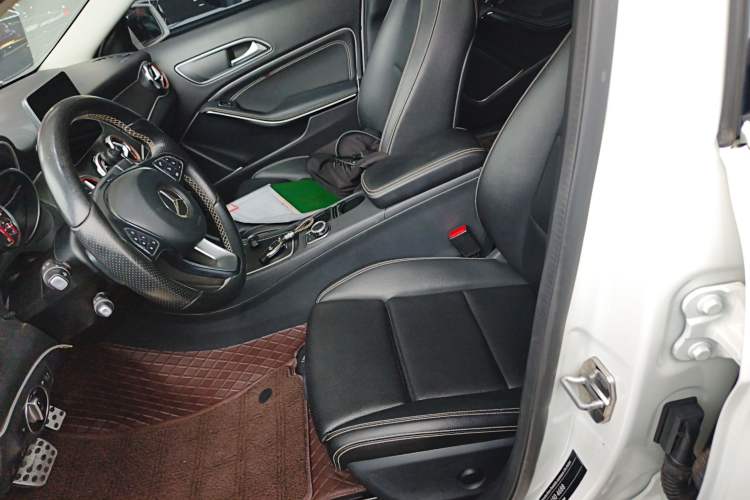 Used Mercedes-Benz GLA 2017 GLA 200 Sport Edition Left Front Seat