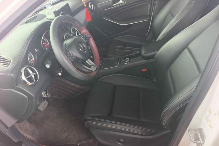 Used Mercedes-Benz GLA 2017 GLA 200 Fashion Model Left Front Seat