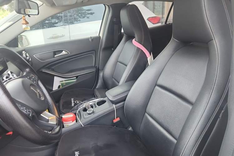 Used Mercedes-Benz GLA 2017 GLA 200 Fashion Model Left Front Seat