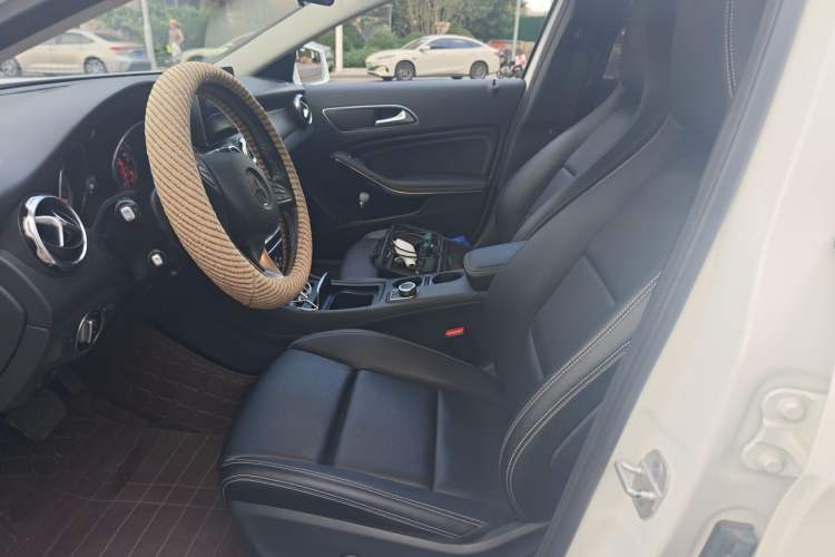 Used Mercedes-Benz GLA 2017 GLA 200 Sport Edition Left Front Seat