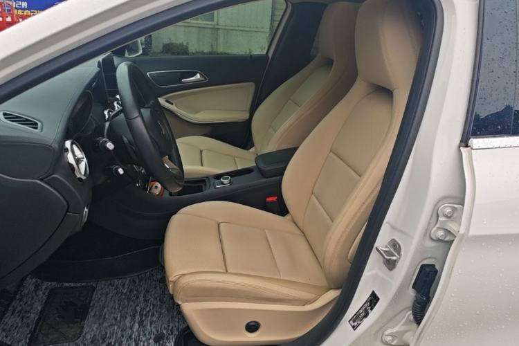 Used Mercedes-Benz GLA 2017 GLA 200 Fashion Model Left Front Seat