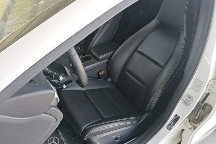 Used Mercedes-Benz GLA 2017 GLA 200 Sport Edition Left Front Seat