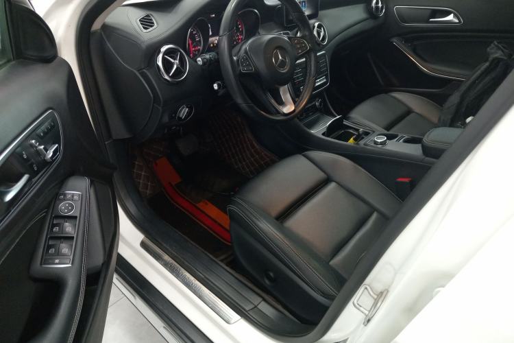 Used Mercedes-Benz GLA 2017 GLA 200 Fashion Model Left Front Seat