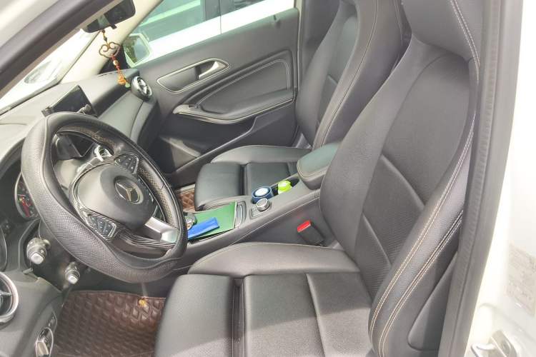 Used Mercedes-Benz GLA 2017 GLA 200 Sport Edition Left Front Seat