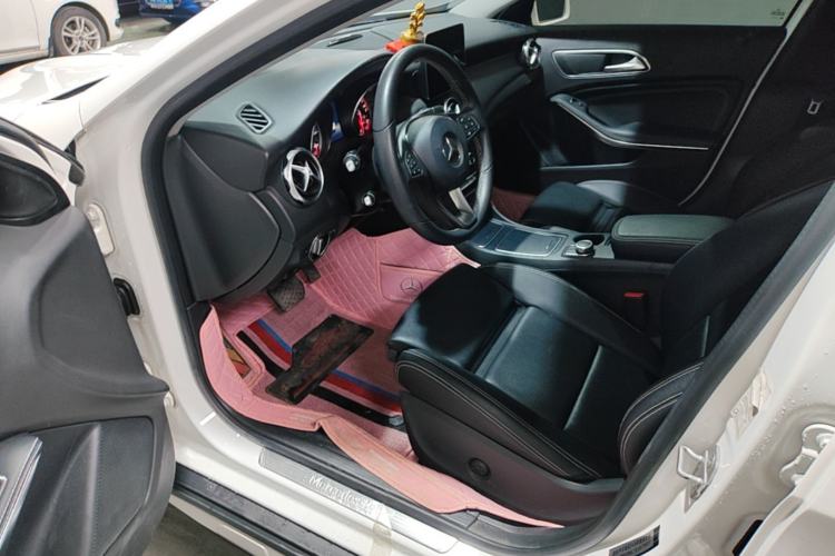 Used Mercedes-Benz GLA 2017 GLA 200 Sport Edition Left Front Seat