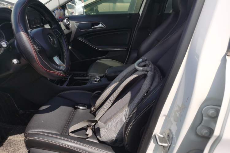 Used Mercedes-Benz GLA  Left Front Seat