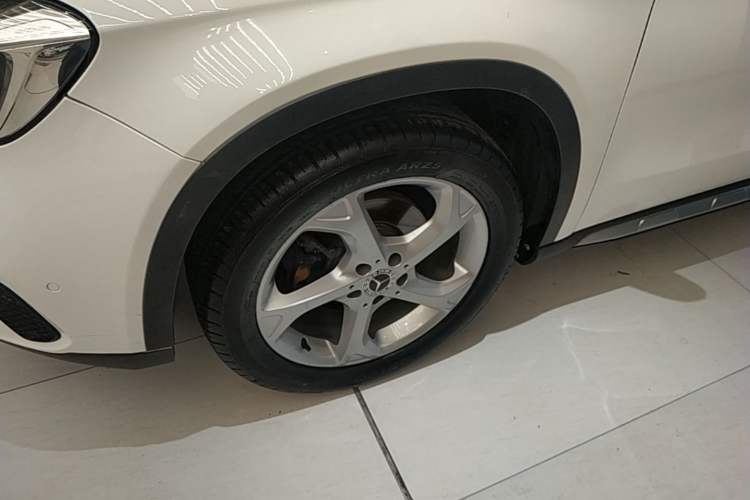 Used Mercedes-Benz GLA 2017 GLA 200 Sport Edition Left Front Wheel Hub