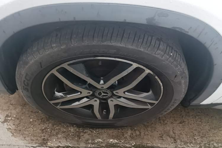 Used Mercedes-Benz GLA 2017 GLA 200 Fashion Model Left Front Wheel Hub