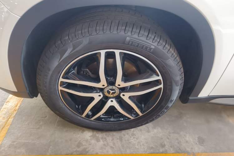 Used Mercedes-Benz GLA 2017 GLA 200 Fashion Model Left Front Wheel Hub