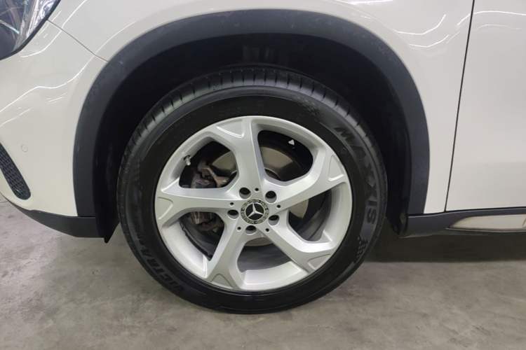 Used Mercedes-Benz GLA 2017 GLA 200 Sport Edition Left Front Wheel Hub