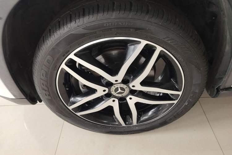 Used Mercedes-Benz GLA 2017 GLA 200 Fashion Model Left Front Wheel Hub