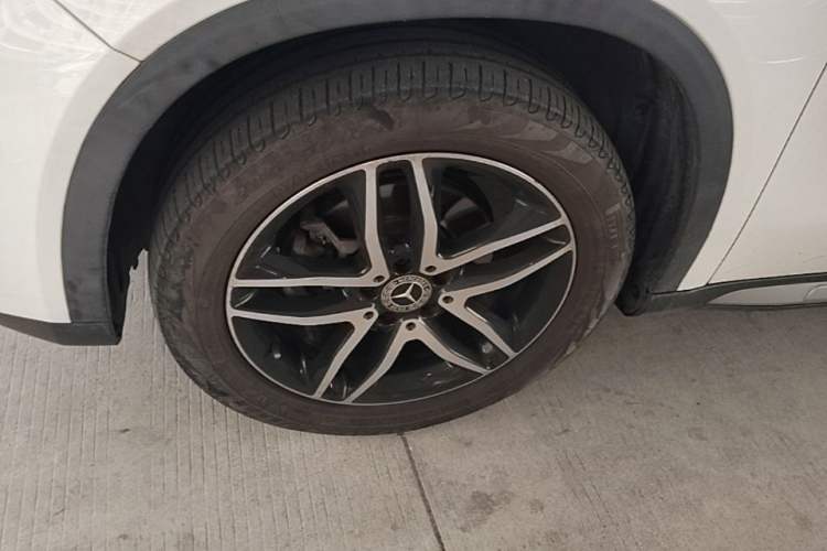 Used Mercedes-Benz GLA 2017 GLA 200 Fashion Model Left Front Wheel Hub