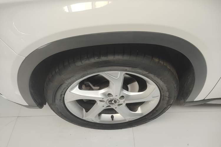 Used Mercedes-Benz GLA 2017 GLA 200 Sport Edition Left Front Wheel Hub