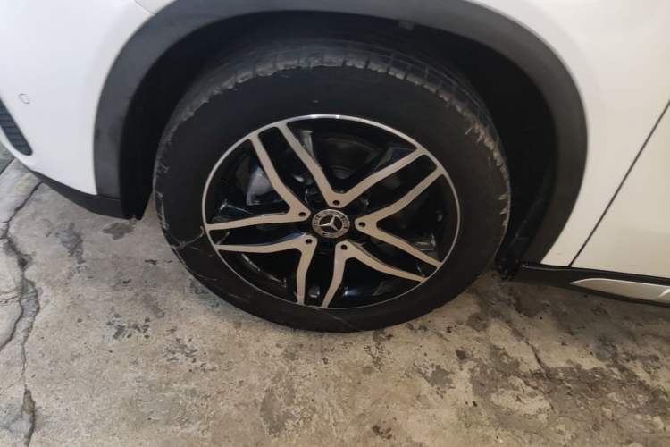 Used Mercedes-Benz GLA 2017 GLA 200 Fashion Model Left Front Wheel Hub