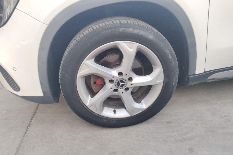 Used Mercedes-Benz GLA 2017 GLA 200 Sport Edition Left Front Wheel Hub
