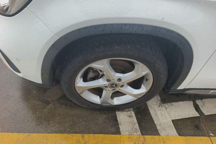 Used Mercedes-Benz GLA 2017 GLA 200 Sport Edition Left Front Wheel Hub