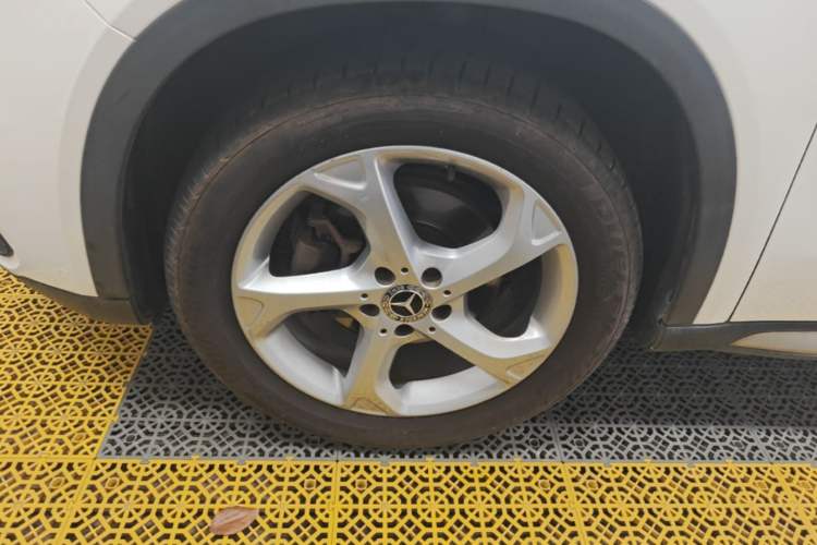 Used Mercedes-Benz GLA 2017 GLA 200 Sport Edition Left Front Wheel Hub