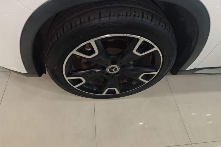 Used Mercedes-Benz GLA 2017 GLA 220 4MATIC Fashion Model Left Front Wheel Hub