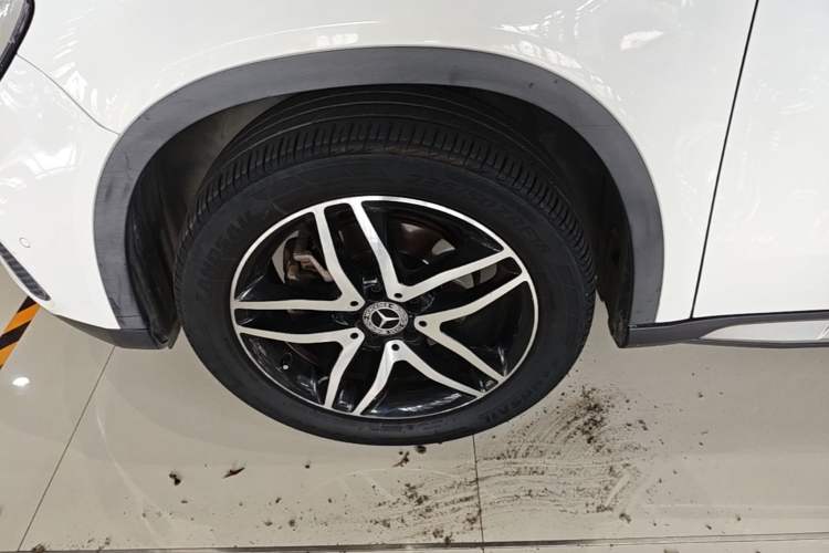 Used Mercedes-Benz GLA 2017 GLA 200 Fashion Model Left Front Wheel Hub