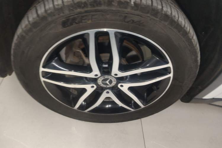 Used Mercedes-Benz GLA 2017 GLA 200 Fashion Model Left Front Wheel Hub